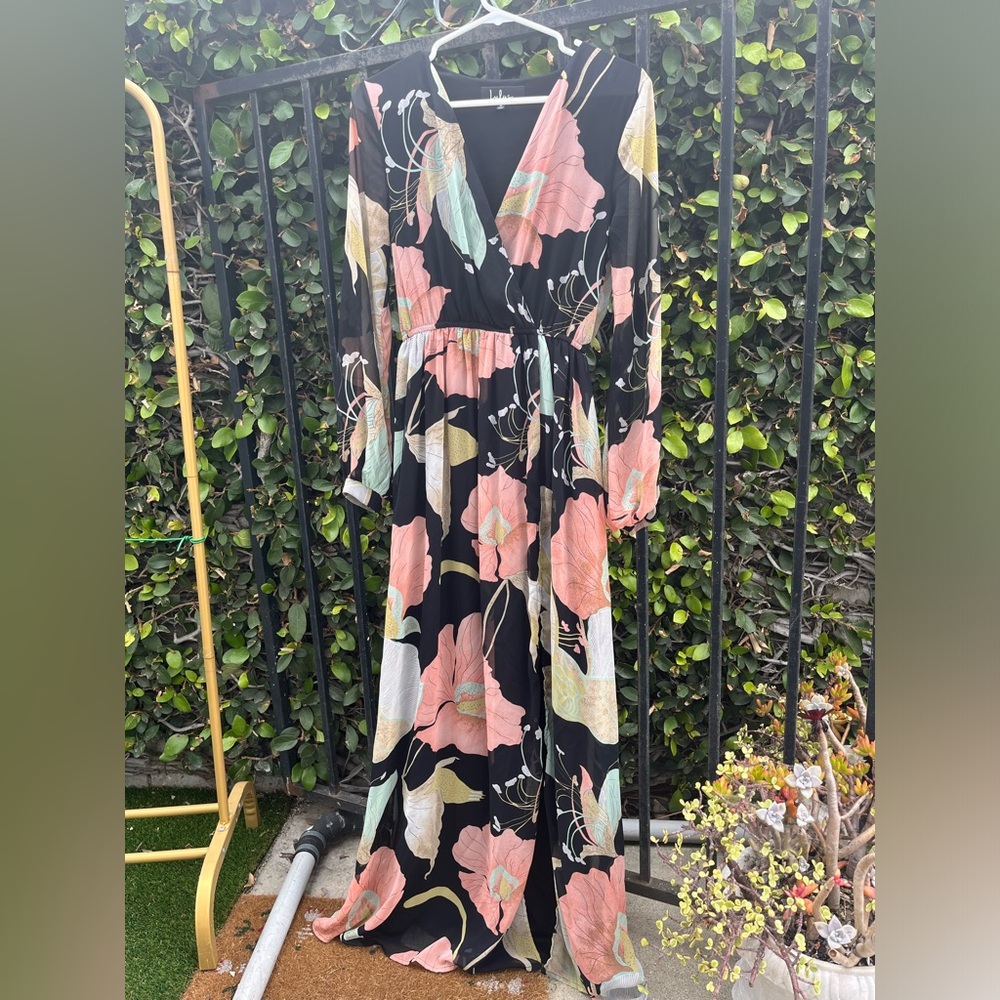 ⭐️ LULUS Dress ⭐️